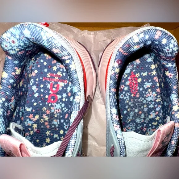 FP Movement x On Cloudnova Form 2 Sneakers US 9 - Picture 4 of 7